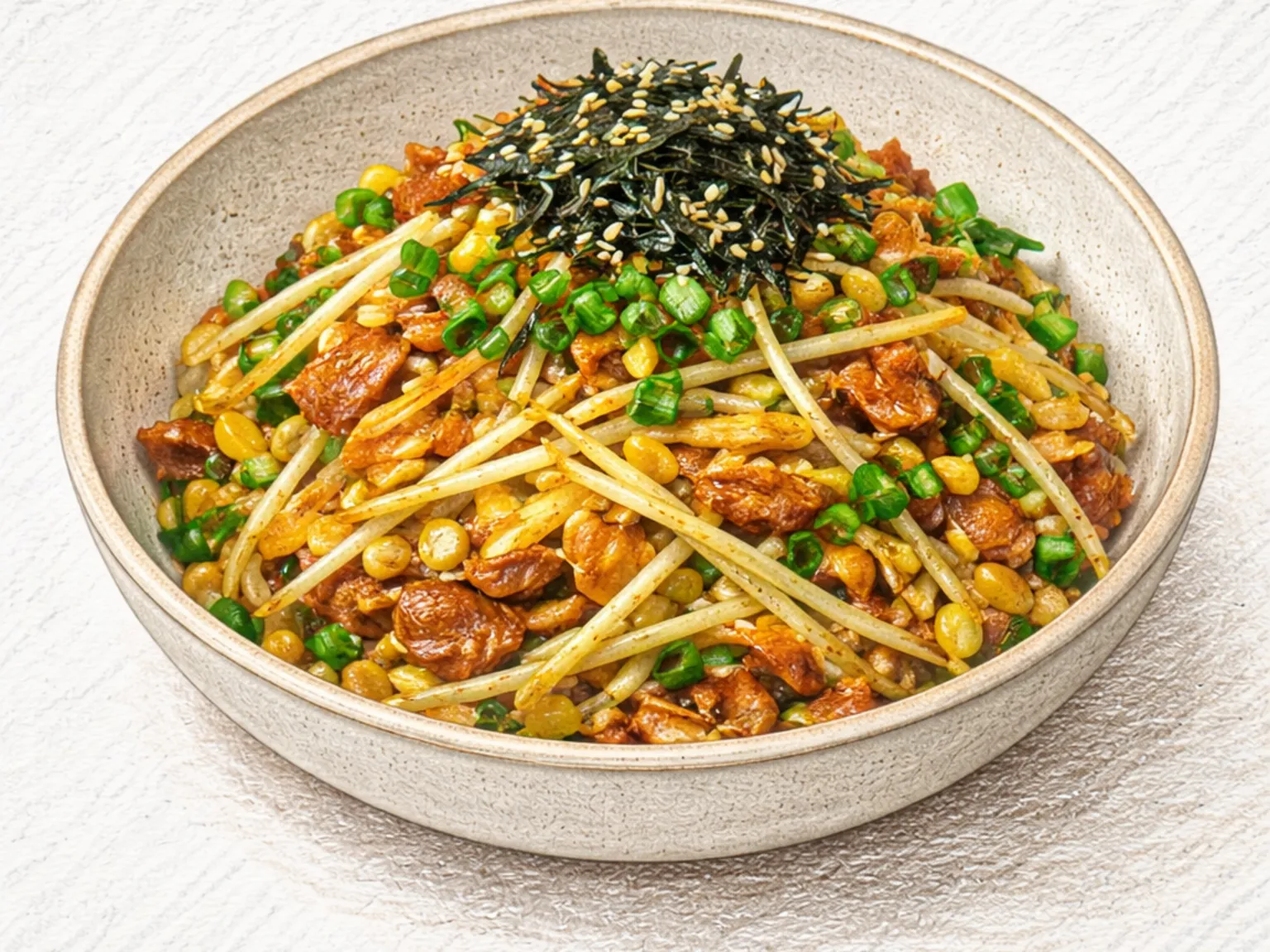 Kongnamul Bulgur Gim Salad (salada de broto de feijão, bulgur e alga)