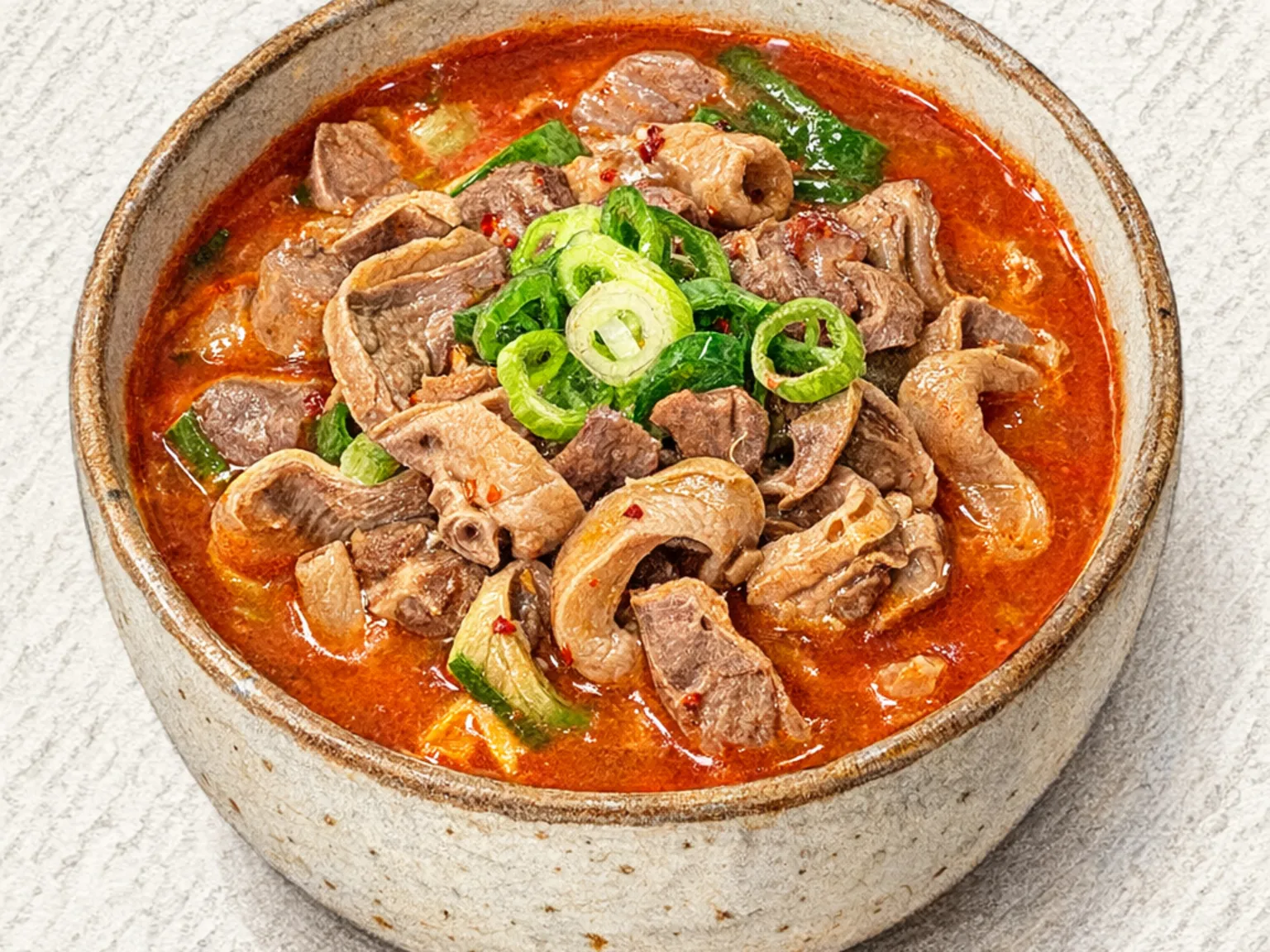 ネジャンタン(牛モツ各種の辛口内臓スープ)